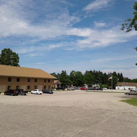 Oakridge Motel Newaygo Buitenkant foto